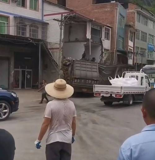 今晚澳门9点35分开什么生肖和干部驾车致男童死亡与干部开车撞人怎么处理